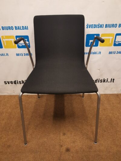 Skandiform Kėdė Su Juodu Audiniu Ir Porankiais, Švedija